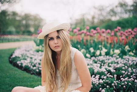 girl with hat - hat, modelsexy, female, eyes, photography, face, pretty, brunette, flowers