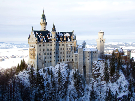 Storybook Castle in Winter - story, trees, bavaria, winter, alps, book, snow, mountain, germany, neuschwanstein, storybook, castle