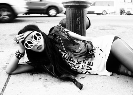 Natalia Kills - people, british, beautiful, singer, entertainment, natalia kills, celebrity, music, songwriter, black and white, actresses, sunglasses