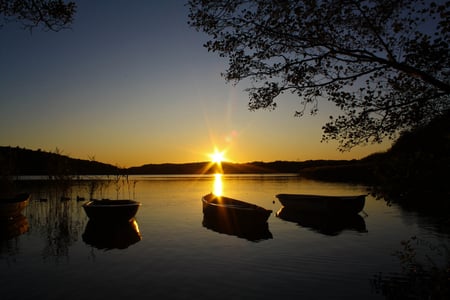 Golden evening - personal boats, lake, boats, popular, background, sun, water, image, gold, view, amazing, evening, beautiful, silence