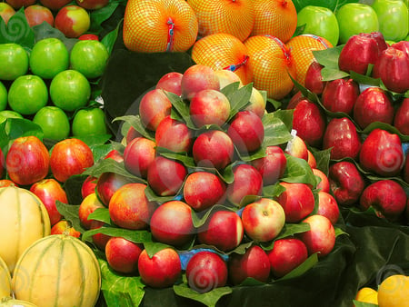 STRAWBERRIES-FRUIT-ARRANGEMENT - strawberries, yellow, red, green, food, fruits, mellon