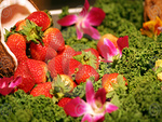 STRAWBERRIES-FRUIT-ARRANGEMENT