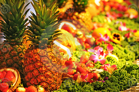 STRAWBERRIES-FRUIT-ARRANGEMENT - pineapple, strawberries, yellow, red, fruits, green, food