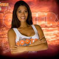 Hooters Girl