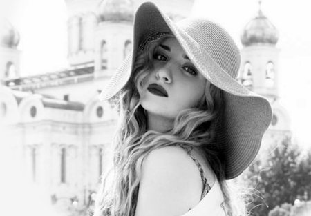 Beauty in Black and white - lips, woman, hat, beauti