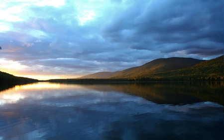 Silence Of Lake - hill, calm, clouds, horizon, blue, scene, reflection, sunset, mounts, nature, view, lake, sun, sky