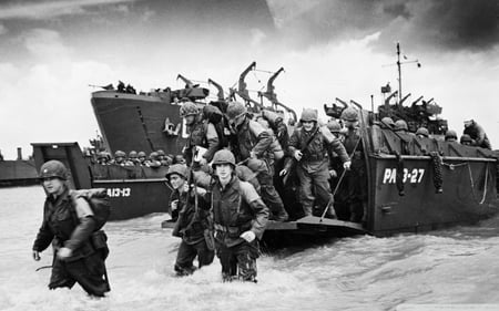 Landing beach - landingbeach, beach, landing, soldiers, worldwar ii, gray, dday