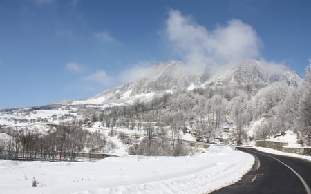 vulcan mountain - clouds, winter, blue, photography, snow, beauty, mountain, ice, white, nature, cold, sky