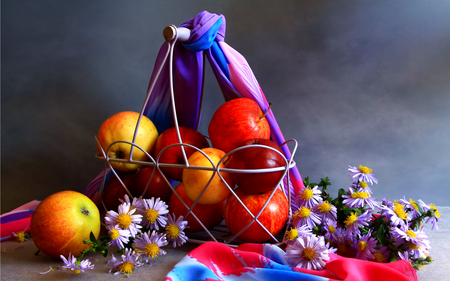 Still Life - beauty, photography, colorful, basket, still life, pretty, petals, natura, romance, kwiaty, kompozycja, apple, jablka, fruits, lovely, apples, fruit, nature, romantic, beautiful, martwa, flowers, colors