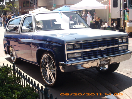 LIFTED BLAZER - cars, autos, kool, chevrolet, outside, lowered, low, car, blazer, show, auto, nice, suv, custom, chevy