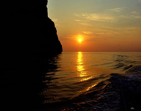 Sunset - clouds, image, beauty, ocean, reflection, popular, sunset, nature, waves, reflecting, background, sun, sky