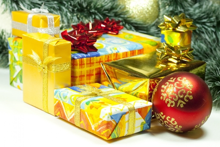 â™¥ Sunny Christmas â™¥ - red, joy, globe, yellow, sunny, boxes, christmas tree, bright, gifts, light, ribbonspresents, bows, entertainment, happiness, fashion, green