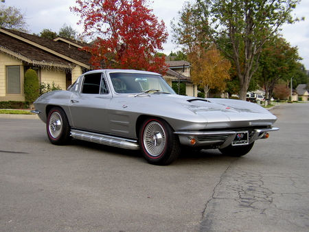 Chevrolet Corvette Sting ray - vehicle, classic, ride, muscle