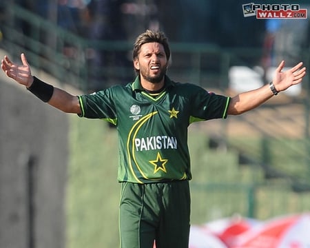 SHAHID AFRIDI - cool, cartan, cricket, hq, amazing, male, action, pakistan, man