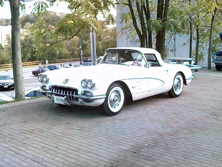 NICE CAR@!!!!!! - white, cool, classic, old