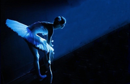 BLUE BALLERINA