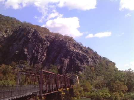 Train tracks over the Potomac - train tracks, mountain, sky, bridge