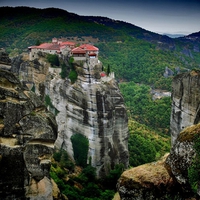 Homes on a Cliff