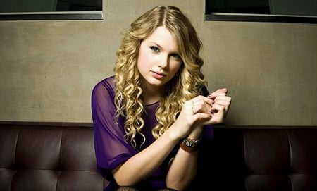 áƒ¦â™¥áƒ¦ Taylor Swift for Lovely Gayatri áƒ¦â™¥áƒ¦ - purple, taylor swift, beautiful, blonde, singer