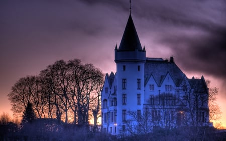 Beautiful at Dusk - sky, trees, gamlehaugen, sunset, home, norway, castle, twilight, mansion, bergen, house, dusk