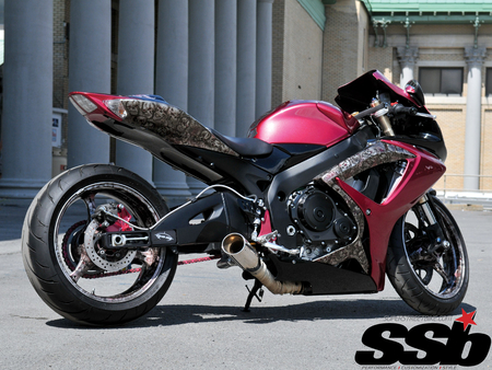 Poison Kisses - bike, gsx, custom, red