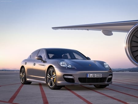 Porsche Panamera Turbo S (2012) - car