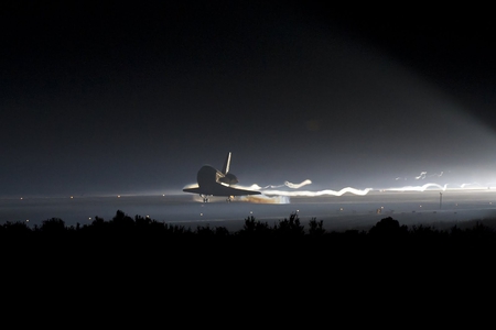 Final landing for shuttle Atlantis - plane, space, people, shuttle, other