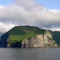 Alaska-Cliffs-Landscape