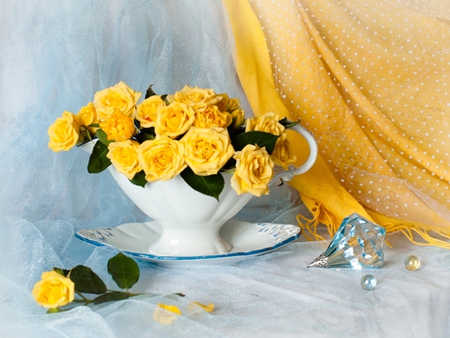 Beautiful yellow roses - pearls, beauty, roses, wonderful, still life, curtain, yellow, sunny flowers, lamp, flowers, plate, yellow roses