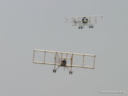 avro triplane&boxkite - old timers, still flying