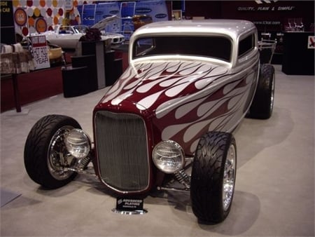 1932 Ford - silver, flames