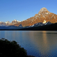 Banff-National-Park-Lake