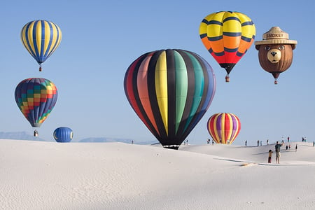 Flying Bear - colors, balloons, air, beautiful