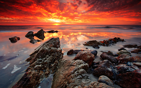 Beautiful Sunset - desktop, wallpaper, mirror, waterscape, boat, shadows, sunbeam, paisagem, background, scenery, last sun, panorama, beaches, photography, purple, cool, reflections, foam, awesome, stones, peaceful, blue, sand, scenario, multicolor, natural, reflection, clouds, lovely, cena, colours, waves, dawn, rocks, pc, beautiful, islands, high definition, amazing, white, lightness, multi-coloured, brown, light, violet, colorful, prime sun, paisage, ambar, hd, sky, sunsets, splendor, fullscreen, scene, sea, sunrise, brightness, fire, amber, bright, beachscape, golden, picture, gold, maroon, gray, sunset, oceanscape, red, animals, landscape, evening, paysage, photo, bay, cenario, yellow, sunlight, colors, day, horizon, black, reflected, sundown, ocean, afternoon, view, reflect, image, oceans, nature, water, beauty, photoshop, night, sun, sunny, sunrays, nice, orange, sunshine