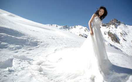 Foto_bridal_Sexy - nice, sexy, female, girl, white dress, foto, bridal, breaty, white, cold, snow, hot model