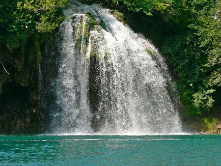 Waterfalls Plitvice , Croatia - water, lake, falls, trees