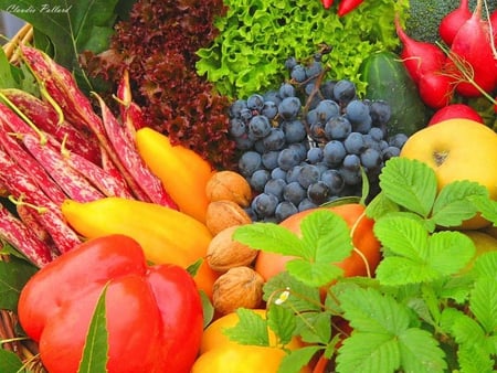 Nice Mixed Arrangement - redpepper, lettuce, grapes, fruit