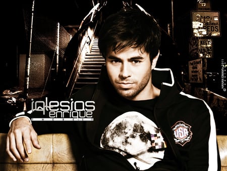 Enrique Iglesias - males, enrique iglesias, wallpaper, singer, musicians, photos