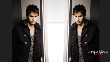 Enrique Iglesias - males, enrique iglesias, wallpaper, singer, musicians, photos