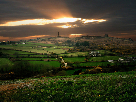 Amazing Panaroma - sunlight, panaroma, rays, amazing, beautiful, fields, green, sky