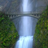 Waterfall-in-Oregon