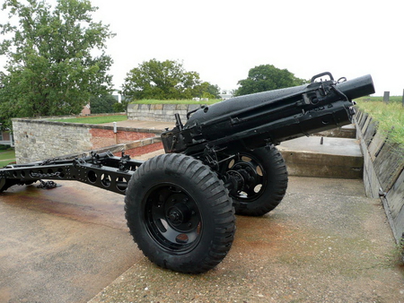 75mm-Howitzer - howitzer, wheels, gun, black