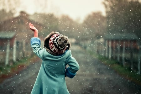 Snowfall - winter, photography, snow, girl, feel, ice, season, hd, snowfall