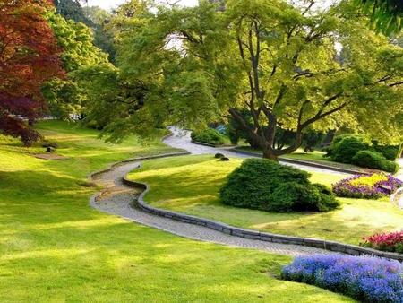 TORINO, Il Parco Del Valentino - scrub, flowers, grass, trees