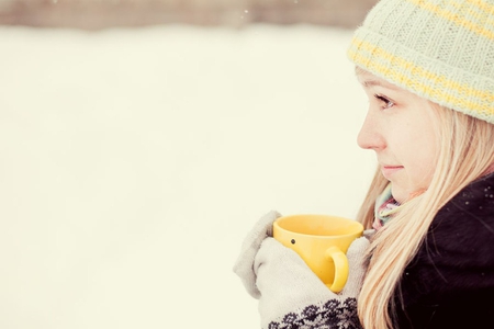 Hello winter - beauty, hat, girl, hair, cold days, winter, gloves, cup, face, hot tea, snow, hello, blonde