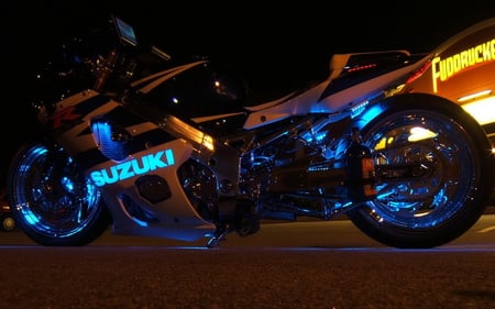 tune suzuki - bike, blue, lights, tuner, suzuki