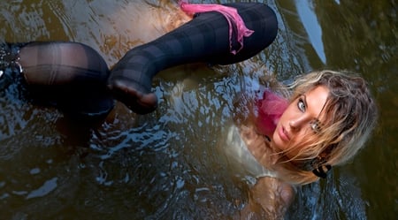 girl - blonde, wet, legs