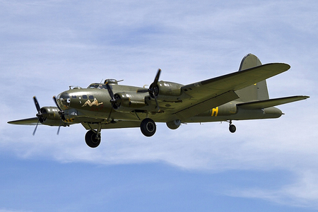 Boeing B17 Flying Fortress - flying, fortress, boeing, war, ww2, usaf, bomber, b17