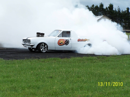 holden - smokeshow, burnouts, holden, gm