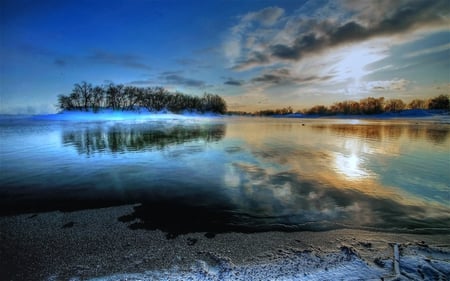 Mark of Winter - clouds, patterns, blue, beautiful, sunshine, clean, clear, hdr, cold, lake, golden, blend